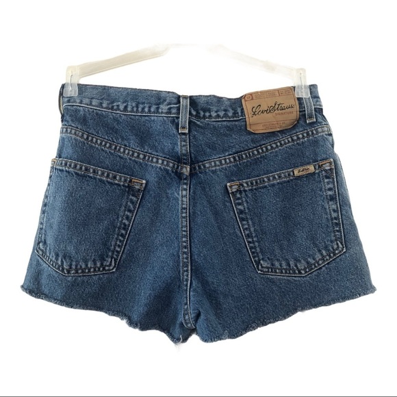 Levi Straus Relaxed Fit Cut Off Jean Shorts - Picture 2 of 8